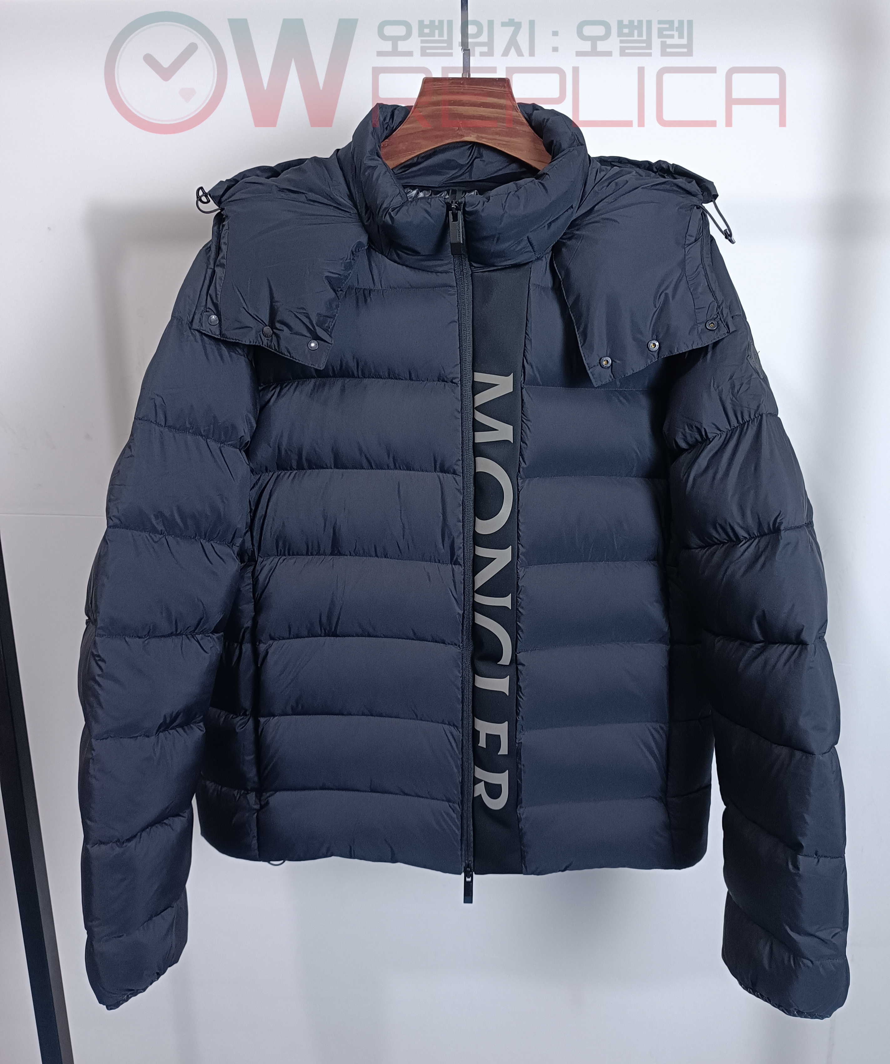 탑몽클 몽클레어(MONCLER) UME 로고 후드 패딩 블랙 자켓